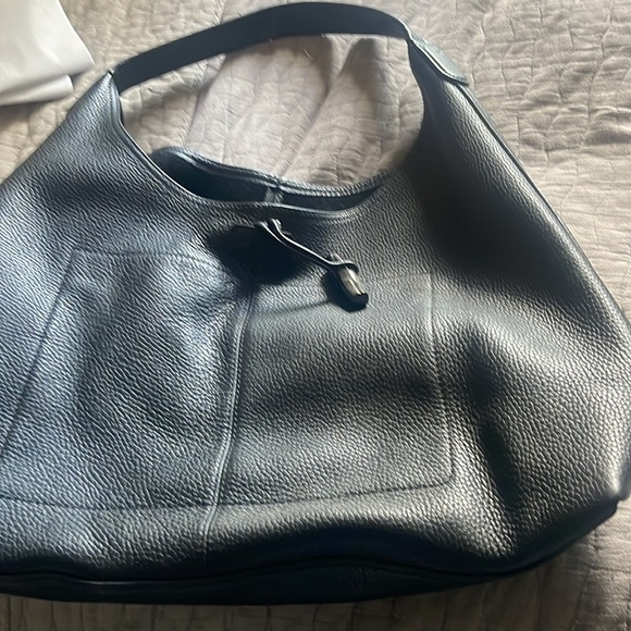Gorgeous Longchamp Tote Large - Picture 3 of 5
